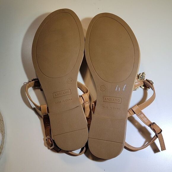 BRAND NEW ANDIAMO JEWELED THONG SANDAL - Picture 14 of 16